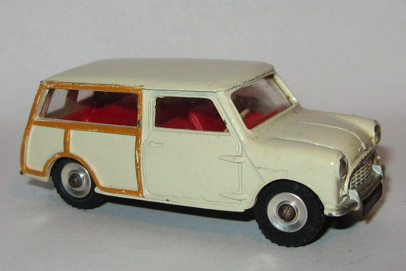 197 MORRIS MINI TRAVELLER.jpg